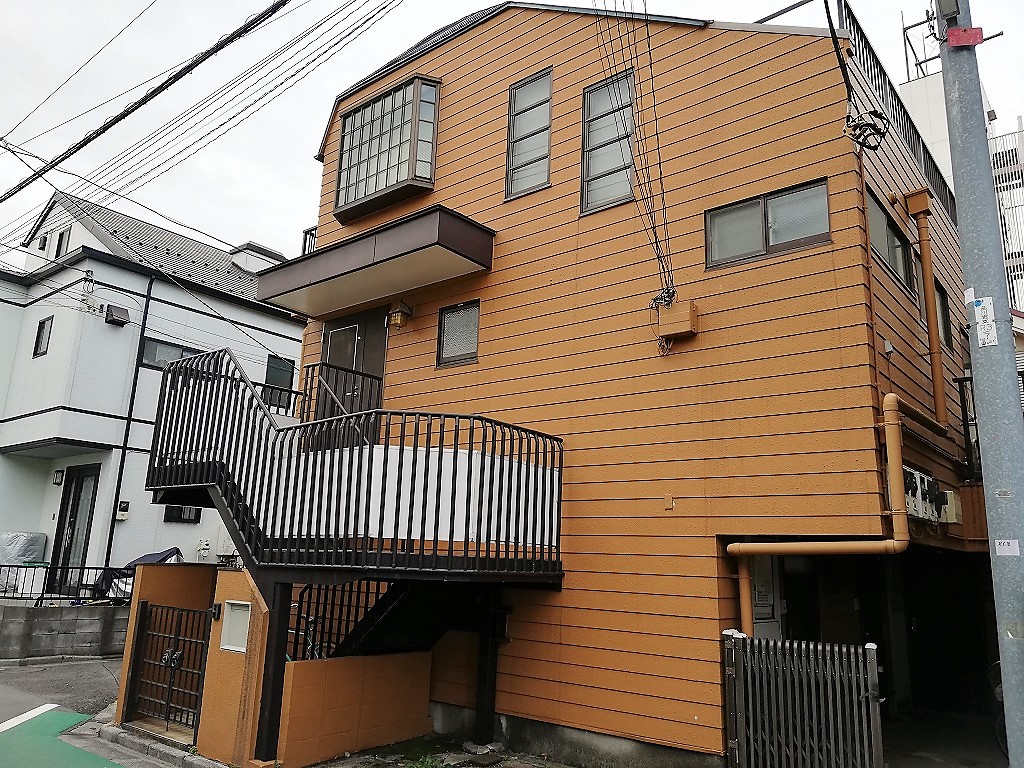 ブラウン系の外壁