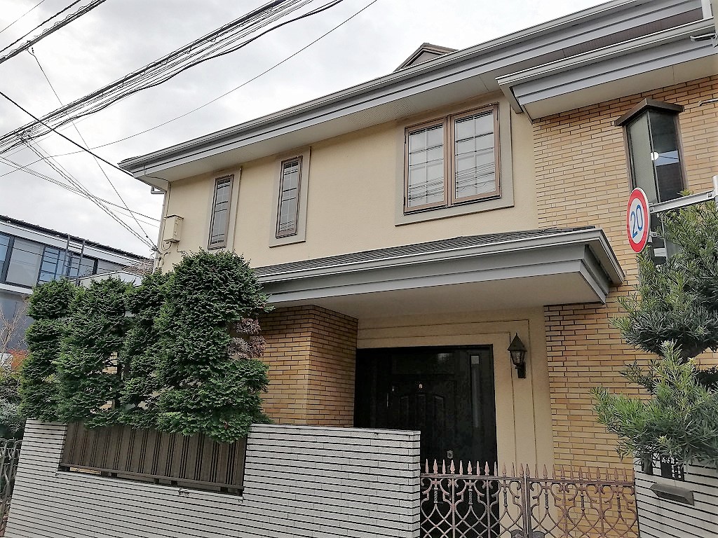 ベージュ系の外壁