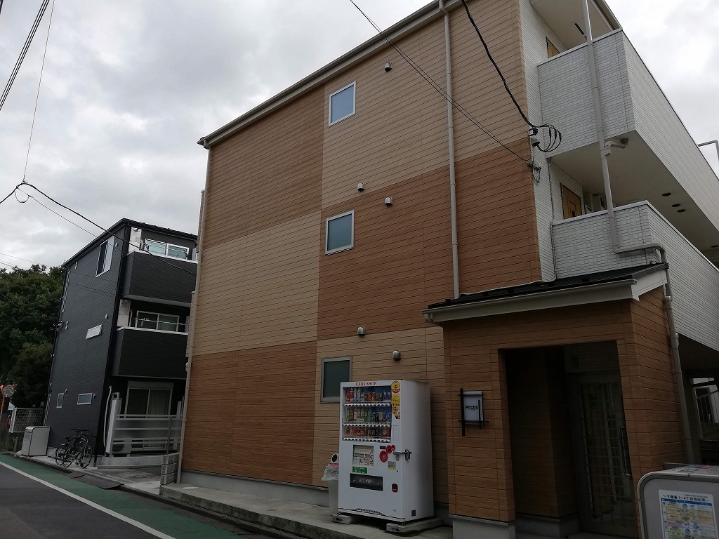 互い違いに塗り分けた施工例